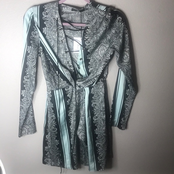 MISSGUIDED Silky Wrap Mini - Picture 2 of 7